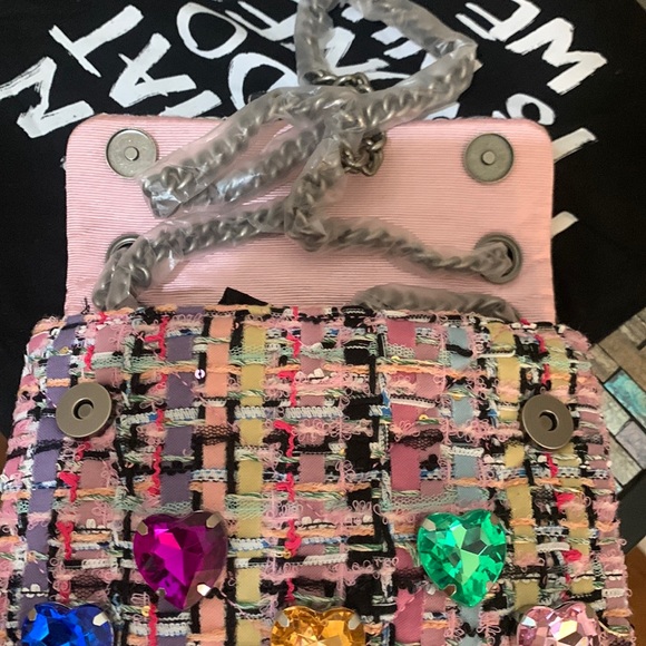 Kurt Geiger London
Mini Kensington Tweed Love Heart Crystals Crossbody Bag - Picture 16 of 17